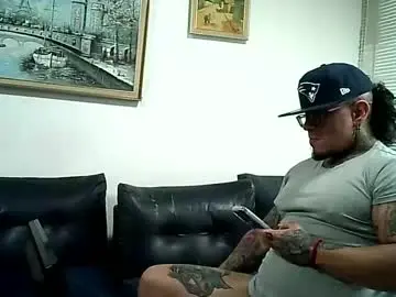 Chaturbate Live Sex Cam of ayrton_naffah2