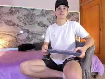 Chaturbate Nude Webcam of alejo_gray1