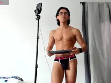 Chaturbate Live Sex Cam of bastianmaalouf