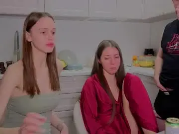 Chaturbate Watch Live Sex Cams of ihavepaws33