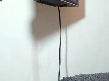 Chaturbate Live Sex Cam of zeusbrant