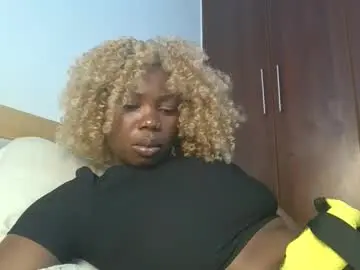 Chaturbate Live Porn of carlyscoop