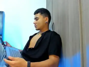 Chaturbate Nude Webcam of sam_knight_