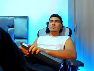 Chaturbate Live Sex Cam of sam_knight_