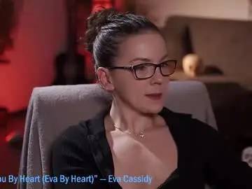 Chaturbate Live Sex Cam of tiffanyriox