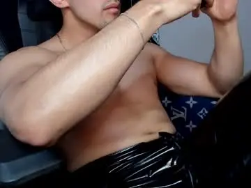Chaturbate Live Porn of tommy_bred