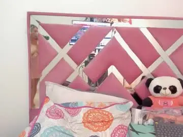 Chaturbate Live Sex Cam of bellalumi