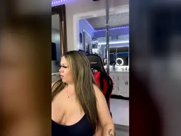 Chaturbate Adult Webcams of curvyfunlover