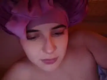 Chaturbate Free Porn Cam of curvyyus