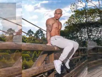 Chaturbate Live Sex Cam of duran_dhikol1