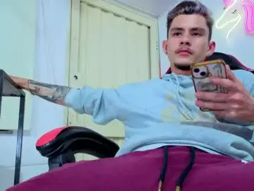 Chaturbate Private Sex Chat of i_am_kelvis_