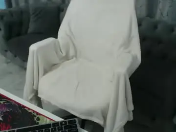 Chaturbate Live Sex Cam of yourlilsin