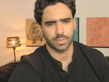 Chaturbate Live Sex Cam of bradleymartin7