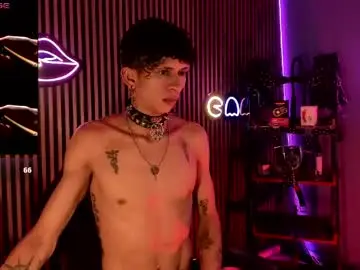 Chaturbate Best live sex cam show of maximoking26