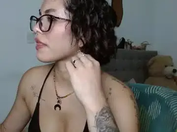 Chaturbate Live Porn of sexy_lia_latina