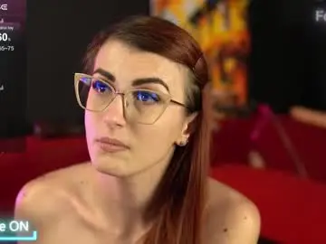 Chaturbate Live Sex Cam of tracyix