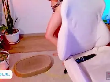 Chaturbate Best Webcam of evelyn_chelle