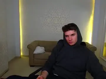 Chaturbate Live Sex Cam of maxkaiden