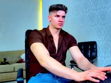 Chaturbate Live Sex Cam of maxkaiden