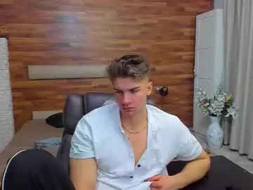 Chaturbate Sex Cam of maxkaiden