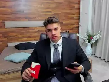 Chaturbate Live Sex Cam of maxkaiden