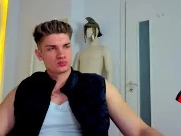 Chaturbate Live Sex Cam of maxkaiden