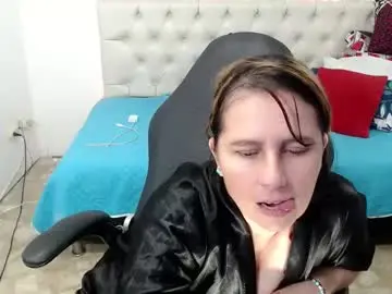 Chaturbate Best live sex cam show of selene_mom