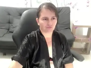 Chaturbate Best live sex cam show of selene_mom