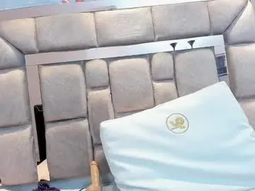 Chaturbate Live Sex Cam of ikia_lopez