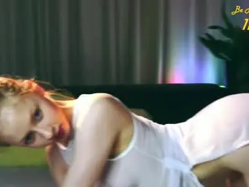Chaturbate Sex Cam of mia_vebes