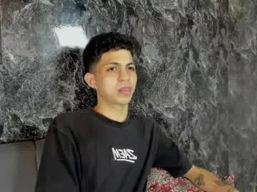 Chaturbate Best live sex cam show of cameron_lux4
