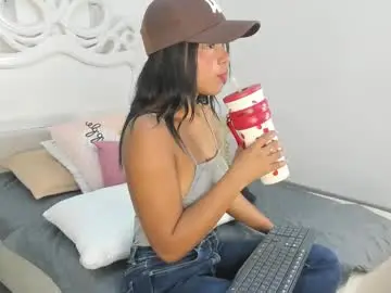 Chaturbate Adult Webcam of chikibom28