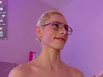 Chaturbate Live Sex Cam of liiamluna