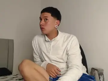 Chaturbate Live Sex Cam of alex__lover