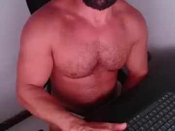 Chaturbate Free Porn Cam of beard_top_guy
