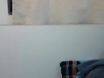 Chaturbate Live Sex Cam of bellacrystall