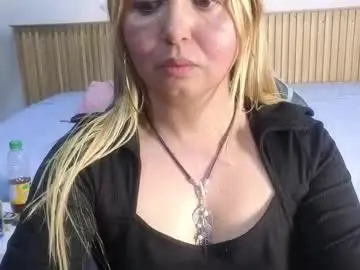 Chaturbate Live Sex Cam of rosse_meyer