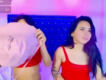 Chaturbate Sex Chat of serena_and_zoe