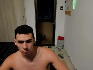 Chaturbate Nude Webcam of travis_bakerr