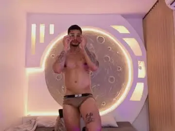 Chaturbate Nude Webcam of alan__rogers