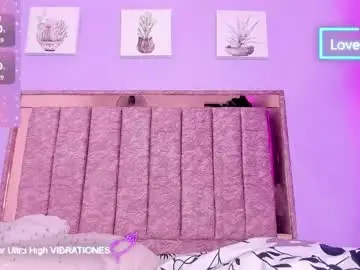 Chaturbate Live Sex Cam of alaiasexygirl