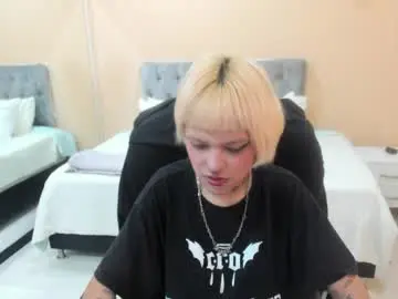 Chaturbate Sex Cam of bela_craxkerr