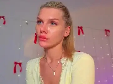 Chaturbate Live Sex Cam of lilly_lux