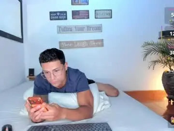 Chaturbate Free Porn Cam of maxi_mux1