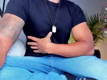 Chaturbate Live Sex Cam of maxi_mux1