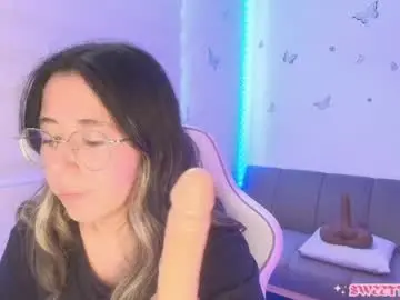Chaturbate Nude Webcam of sweettvera_