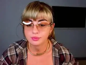 Chaturbate Nude Webcam of _comefeelme_