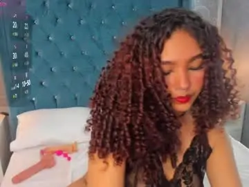 Chaturbate Best live sex cam show of coralinered