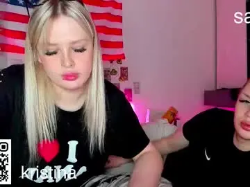 Chaturbate Live Sex Cam of krisi_myrr