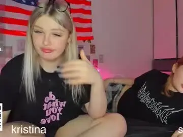 Chaturbate Live Sex Cam of krisi_myrr